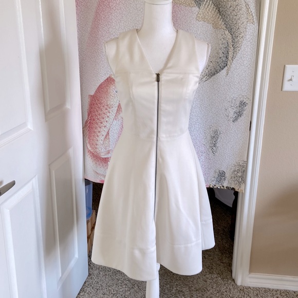 Vince Camuto Dresses & Skirts - Vince Camuto size 2 dress